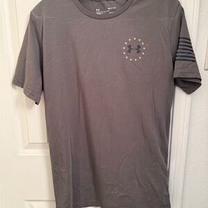 Under Armour Men's Gray T-Shirt